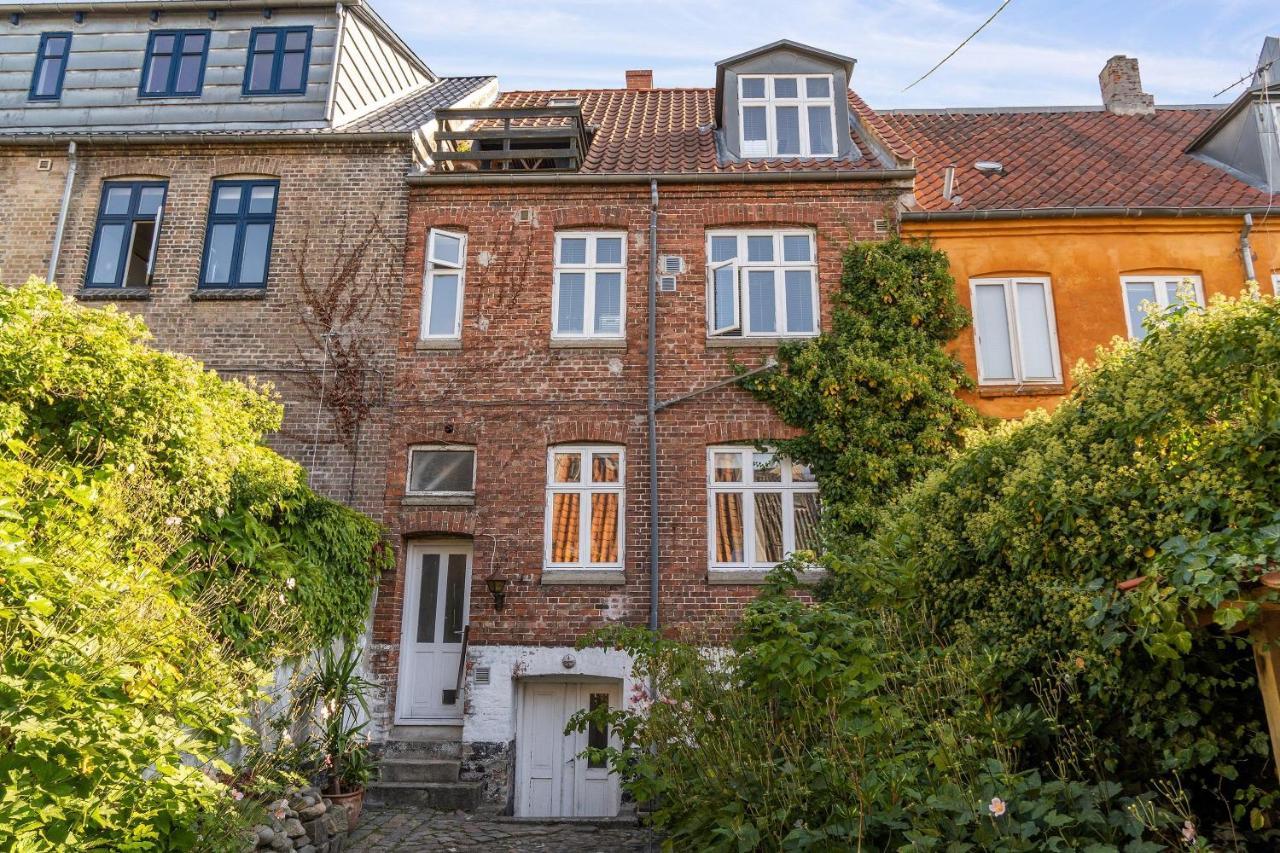 Beautiful Private Apartment, With Garden, Roof Terraze, 150 Square M, 2 Floors, 2 Bedrooms And An Extra Bed In The Livingroom Орхус Екстер'єр фото